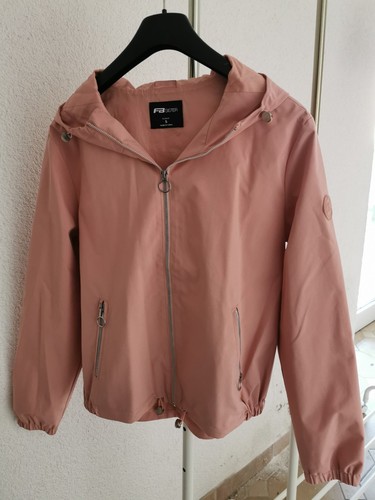 Leichte kurze damenjacke s - gr.,